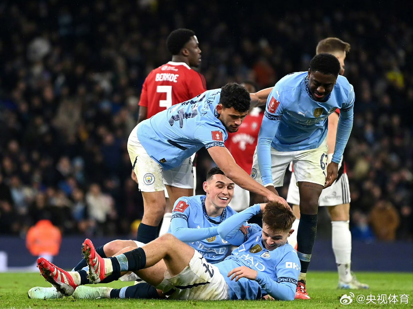 开云官网-包含清晨突围战来临，曼城围绕NBA季后赛刷新队史纪录，管理层满意，训练强度明显提升的词条